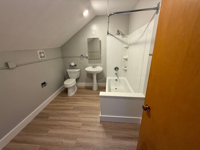 Foto del edificio - 316 E Peach St