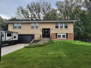 Building Photo - 2S245 Mayfield Ln