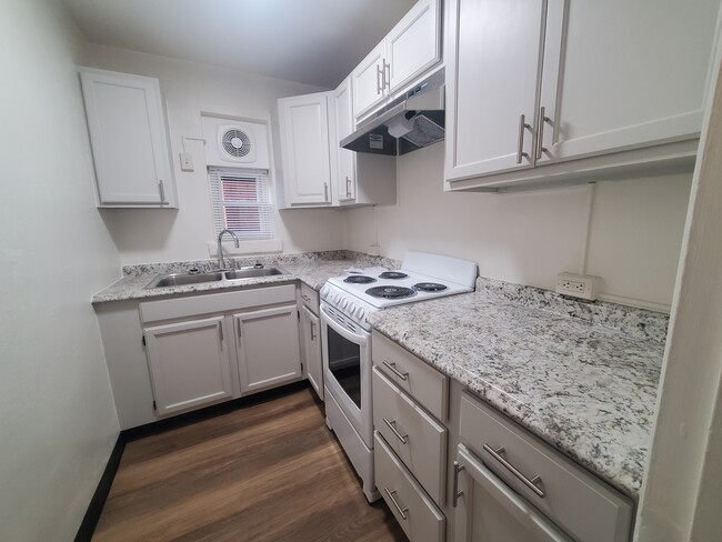 Building Photo - 54 N Morris St