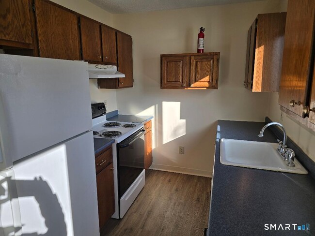 Foto del edificio - 841 Woodtick Rd