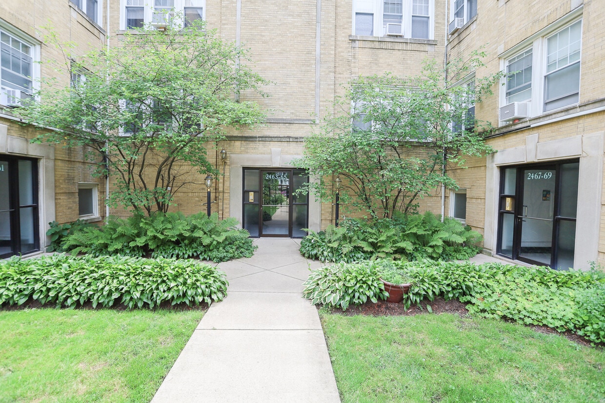 Foto principal - 2465 W Gunnison St