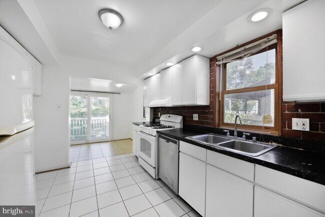 Foto del edificio - 9506 52nd Ave