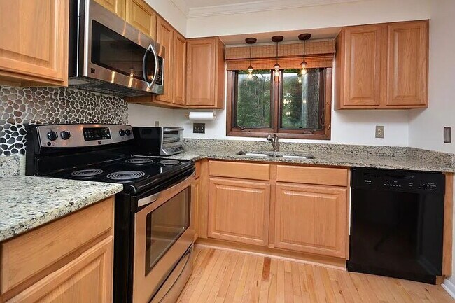 Foto del edificio - 124 Twisted Oak Pl