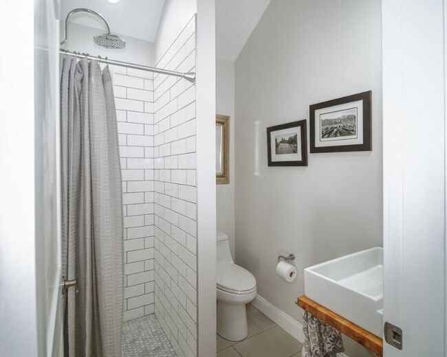 Foto del edificio - 148 Winthrop Shore Dr