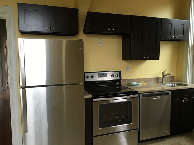 Building Photo - 165 Morewood Ave