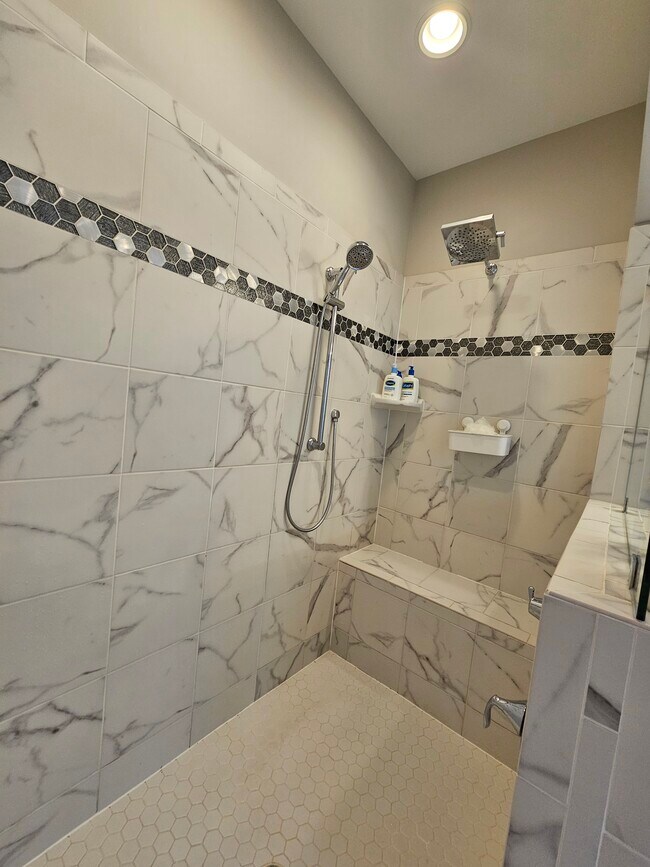 Building Photo - 43 Crowfoot Ct