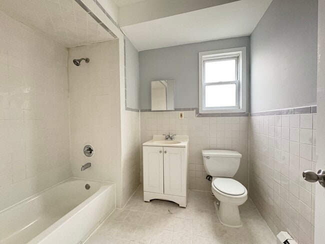 586 Christopher St 4 - 590 Christopher St