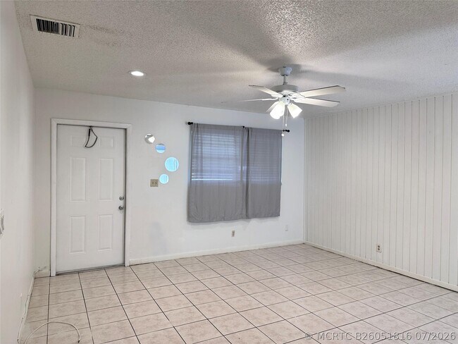 Foto del edificio - 5650 SW 26th St