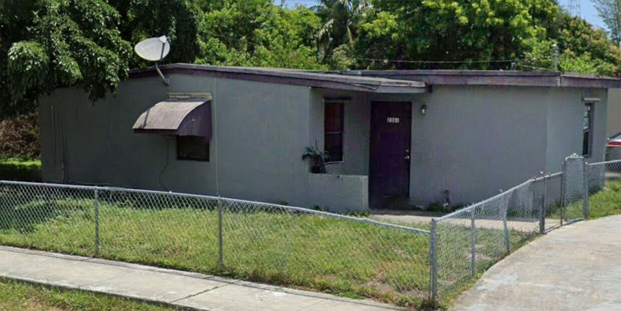 Building Photo - Large 3-2 with central air