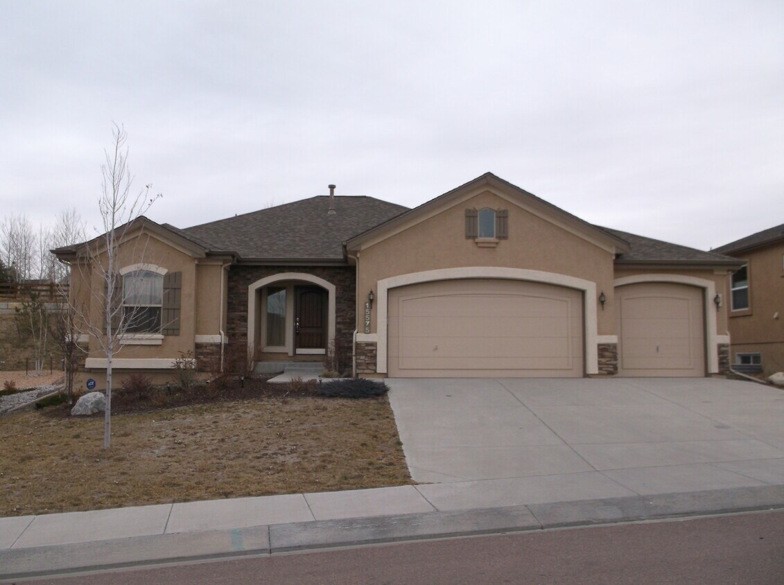 Home in Colorado Springs House Rental in Monument, CO