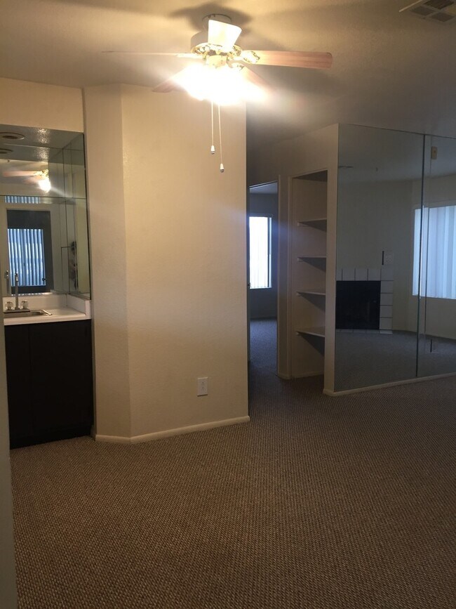 Foto del edificio - Gorgeous 3Bdrm 2 bath apartment