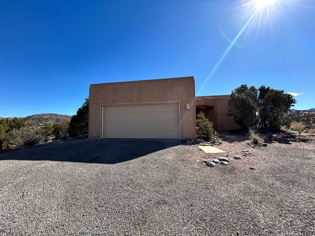 Building Photo - Breathtaking home on Placitas Hill!!