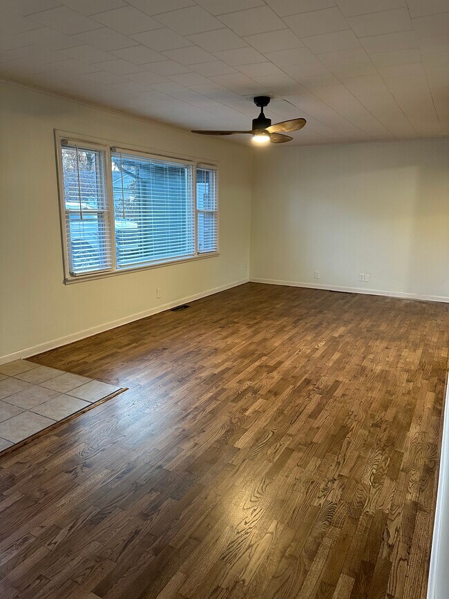 Foto del edificio - 615 Barton St