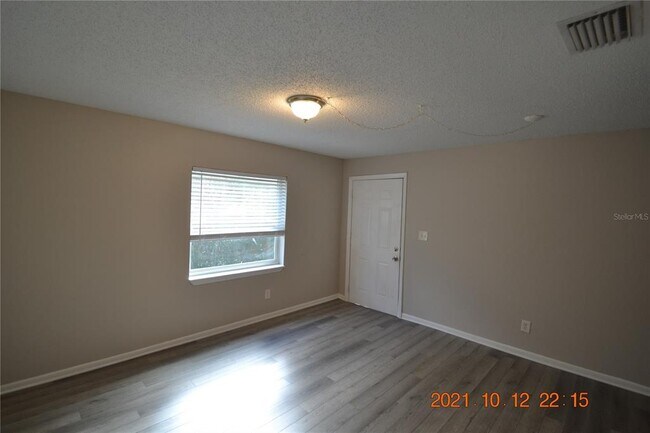 Building Photo - 8429 N 39th St
