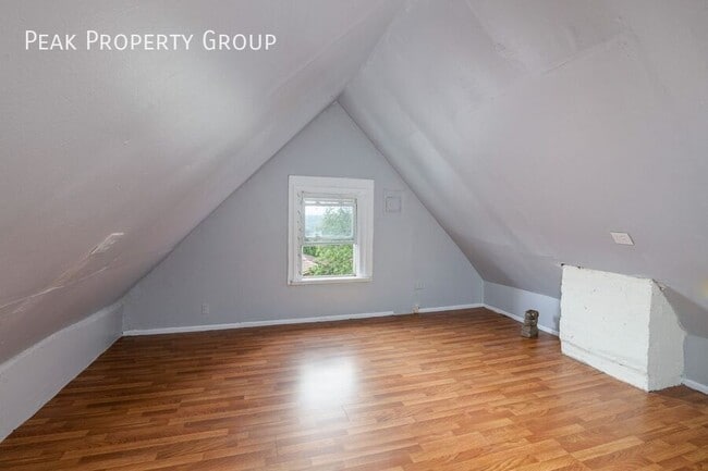 Building Photo - 2554 Vestry Ave