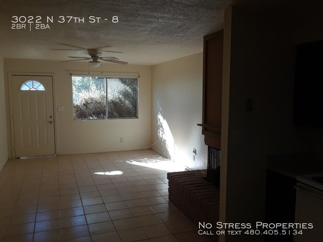 Building Photo - 2 Bed Condo Off 40th St and Thomas!