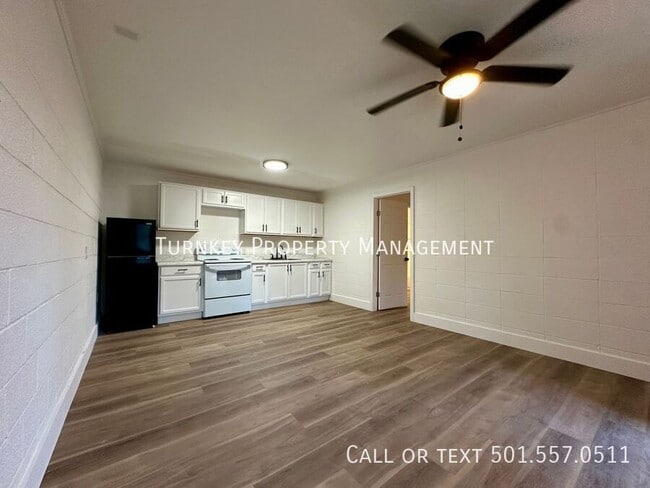 Building Photo - 100 Caruthers St