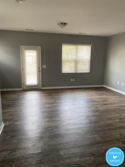 Building Photo - 8960 Commons Townes Dr