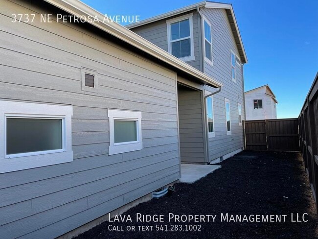 Building Photo - 3737 NE Petrosa Ave