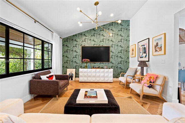 Foto del edificio - 235 NE 90th St