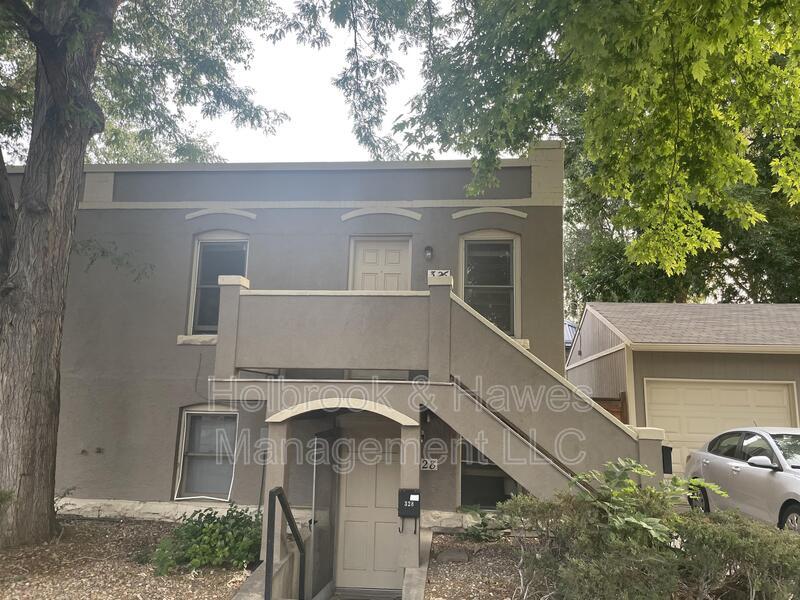 Foto principal - 326 W Myrtle St