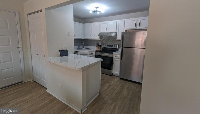 Building Photo - 2515 Sussex Ct