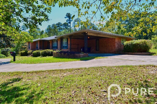 Building Photo - 1631 Fairlane Dr, W. Columbia, SC 29169