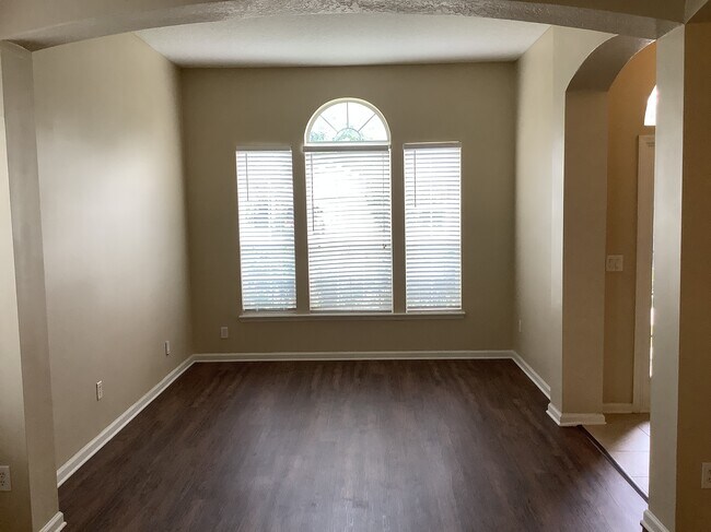 Building Photo - 729 Porto Cristo Ave