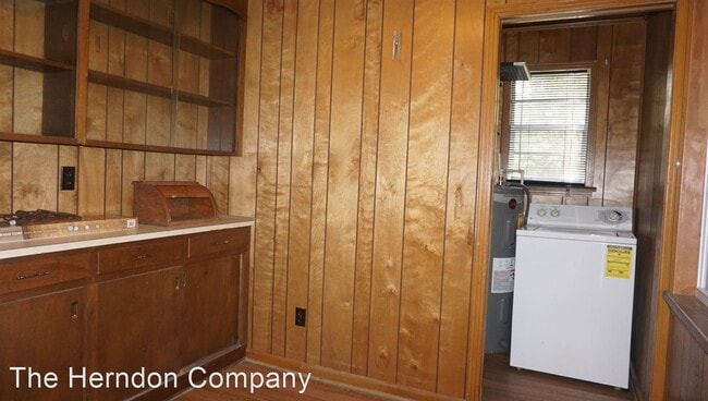 Building Photo - 2 br, 1.5 bath House - 725 Pineview Drive