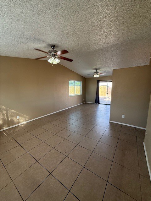 Building Photo - HOUSE FOR RENT