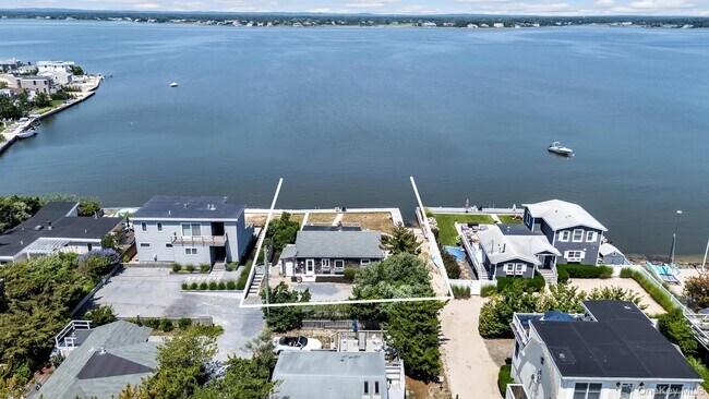 Building Photo - 414 Dune Rd