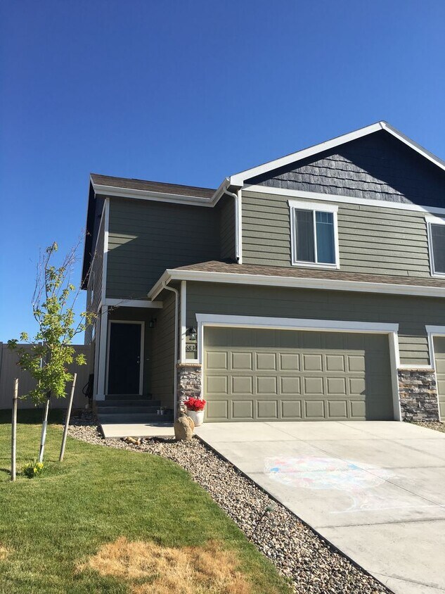 NEWER RENTAL AVAILABLE DEC 2023 3bed/3.5b... House Rental in Casper
