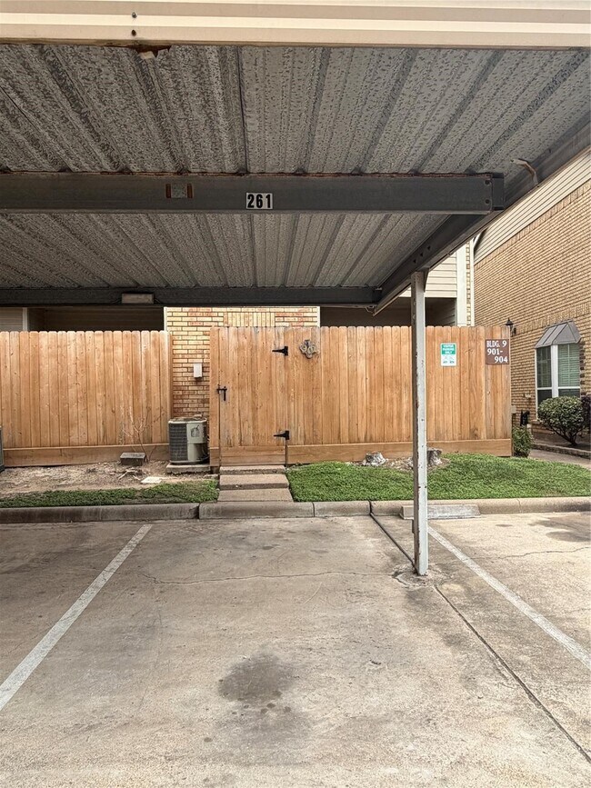 Building Photo - 3600 Jeanetta St