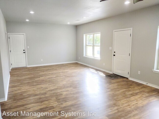 Foto del edificio - 3 br, 2 bath House - 105 Kirkland