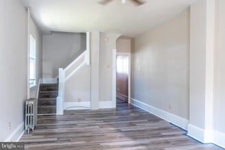 Building Photo - 493 W Saylor St