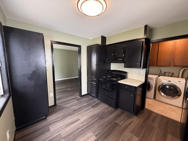 Photo - 122 Hathaway St House