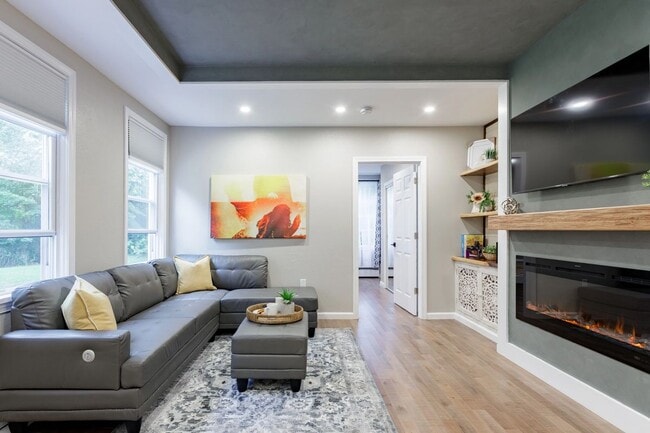 Building Photo - 227 Gurleyville Rd Building Photo - 227 Gurleyville Rd