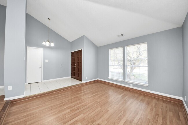 Building Photo - 10011 Berry Limb Dr