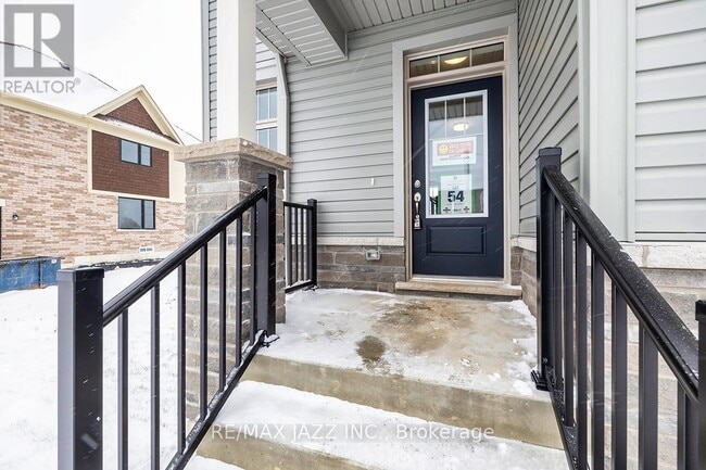 Building Photo - 67 Debois St