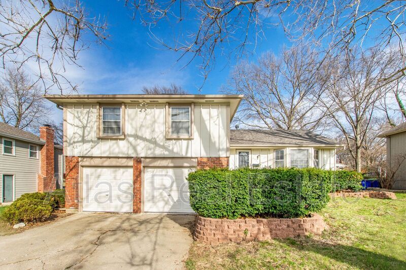 8921 Widmer Rd, Lenexa, KS 66215 House Rental in Lenexa, KS