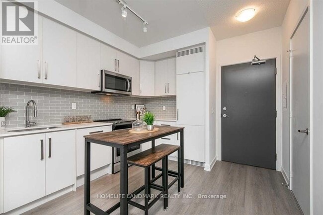 Photo du bâtiment - 5180 Yonge St