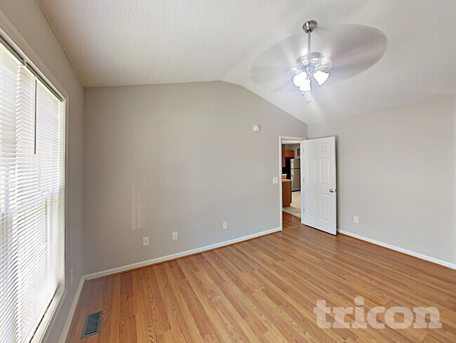 Foto del edificio - 1237 Woodbriar St