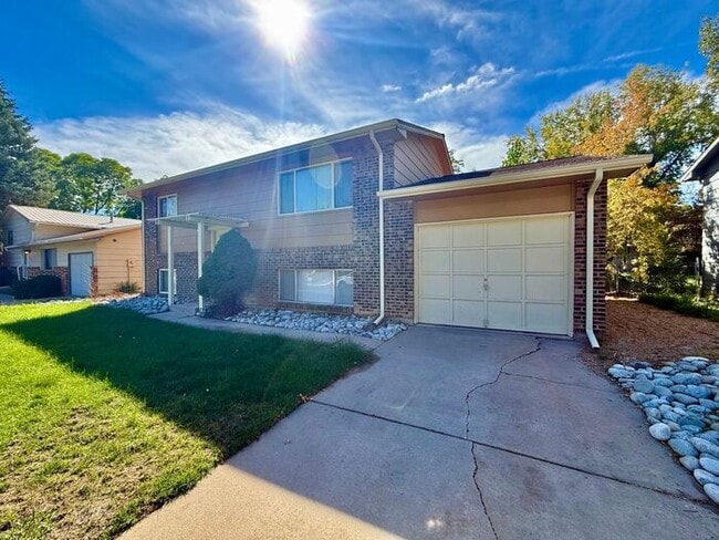 Foto del edificio - MOVE IN SPECIAL! $1,200 OFF FIRST FULL MON...