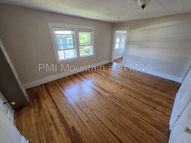 Foto del edificio - 41 Westwood Pl