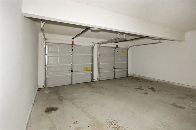 Building Photo - 278 Bonnes Dr