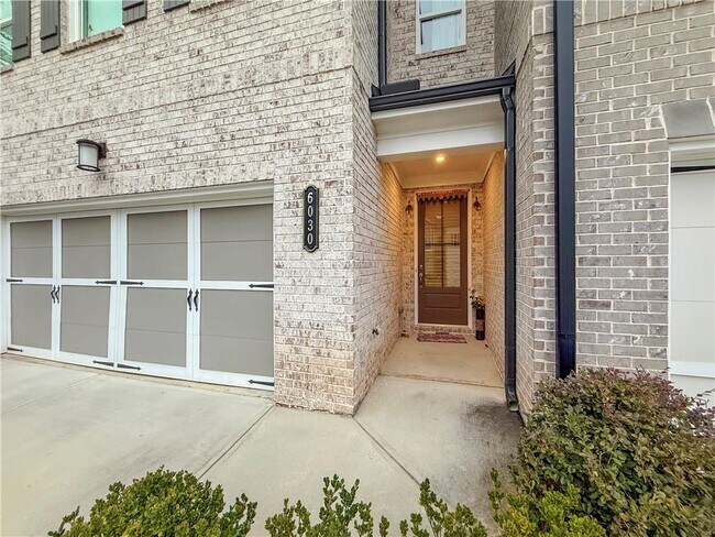 Foto del edificio - 6030 Stella Dr