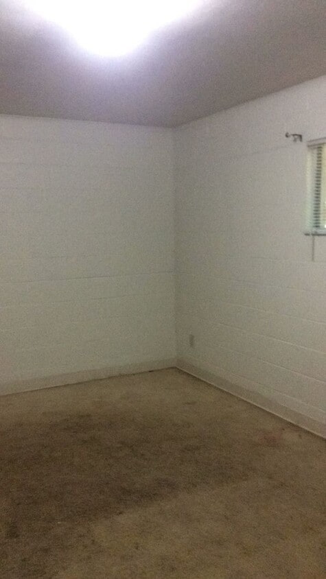 Building Photo - 618 Orient St