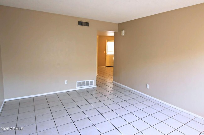 Foto del edificio - 1742 E 6th Ave