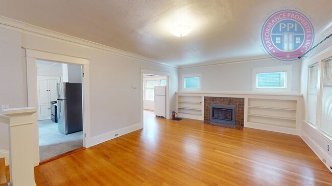 Building Photo - IRVINGTON BEAUTY!!!  NO DEPOSIT W/ RHINO! ...