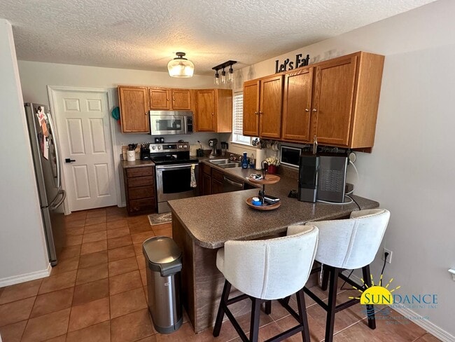 Building Photo - Pet Friendly Charming 3-Bedroom Home in Na...